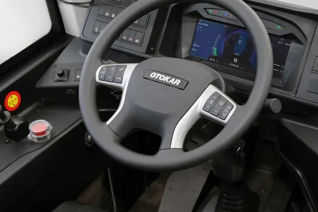 Poste de conduite de l'autocar électrique Otokar e-TERRITO